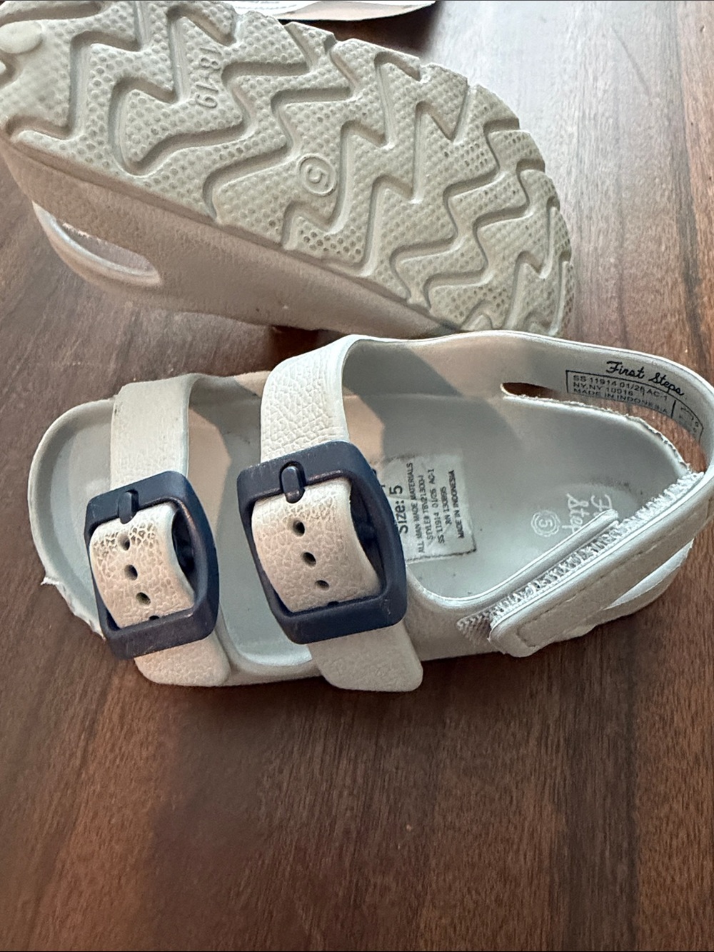 Gray Kids Sandals with Navy Buckles - (Brand: )